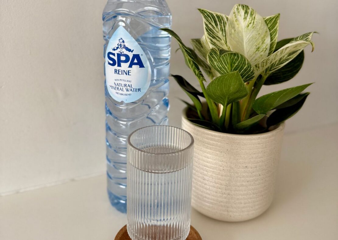 SPA® Reine op een nachtkastje